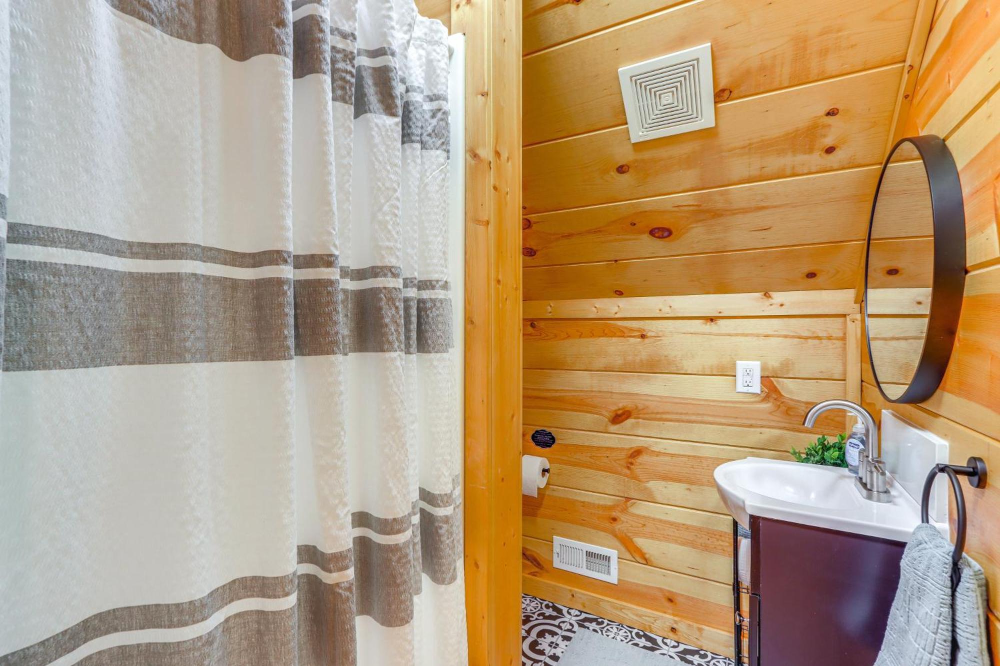 Lakeside Cabin Game Room, Dock, Orchard, Wineries إليجاي المظهر الخارجي الصورة